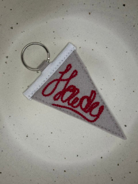 Pennant Keychain "Howdy"