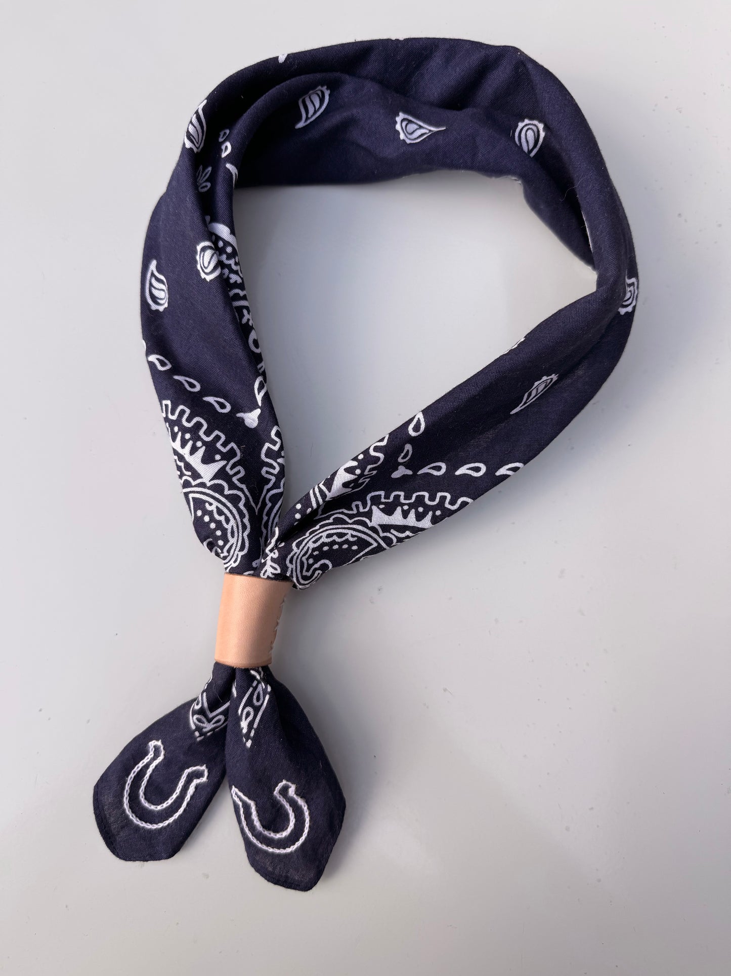 Horseshoe Kerchief